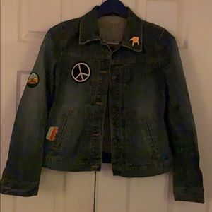 Izod jean jacket with patches & pins